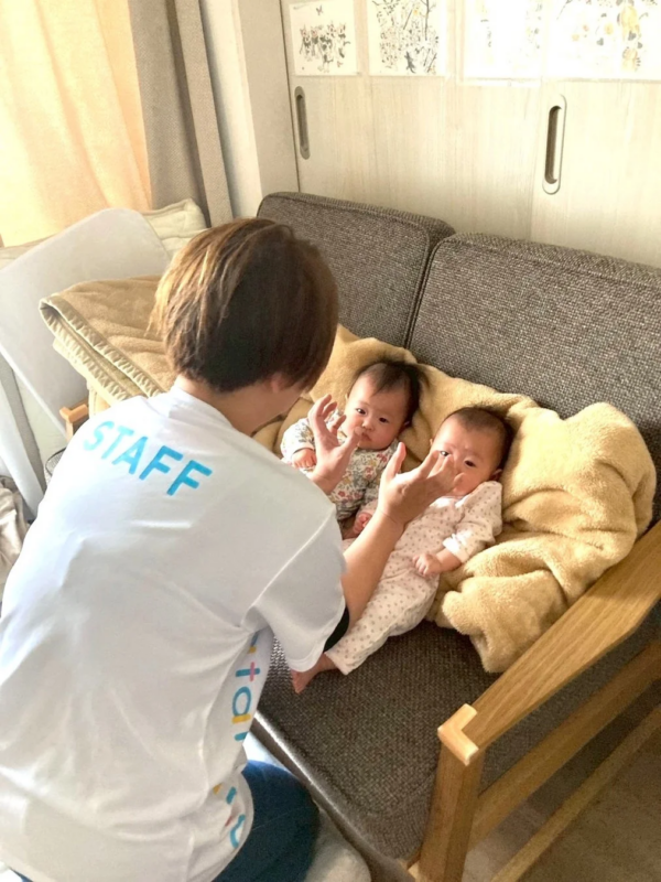 スタッフと双子