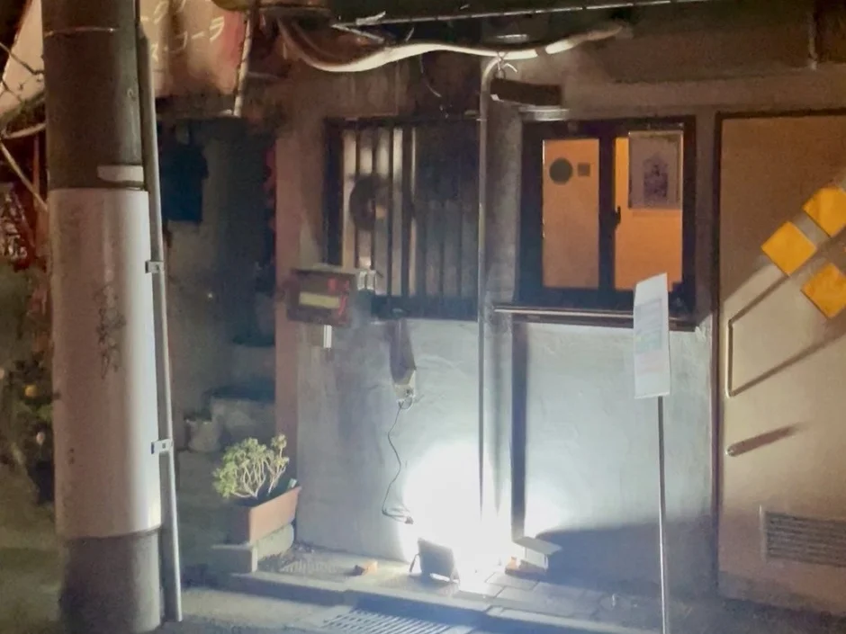 夜の街角の風景