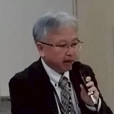 井幡晃三氏の講演風景